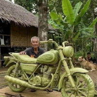 高手在民间-之手艺人大叔竹编手戳摩托车